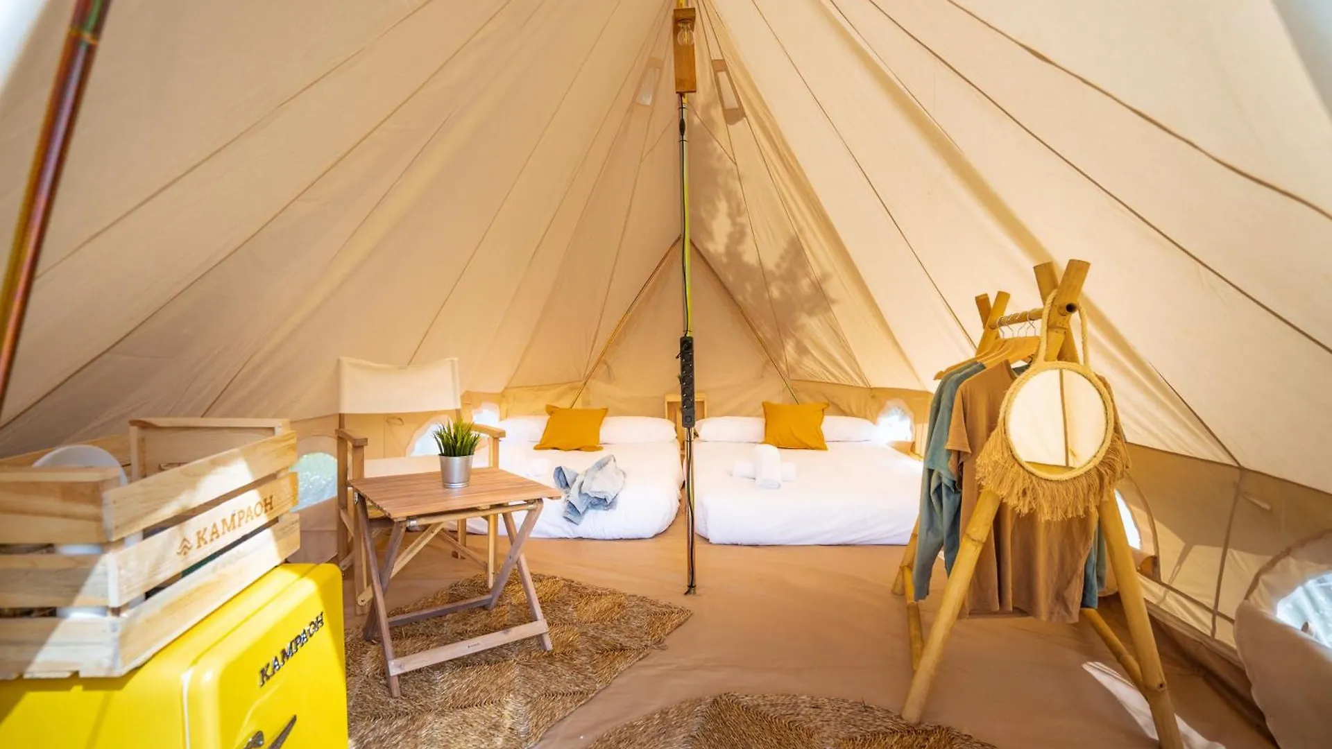 Luxury tent Kampaoh Palamos Internacional Hotel Spain